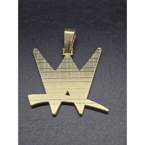WWE GEM NECKLACE Charm Gold Tone Bling Pro-Wrestling Logo Pendant 2.5" X 2" - Picture 5 of 5